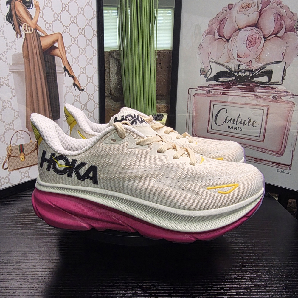 Hoka Women's Clifton 9 Running Shoes - Picture 2 of 6